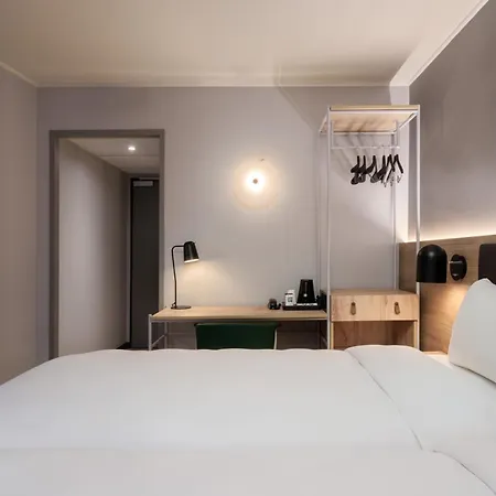 カンパニール サントル ギャール 3* ディジョン