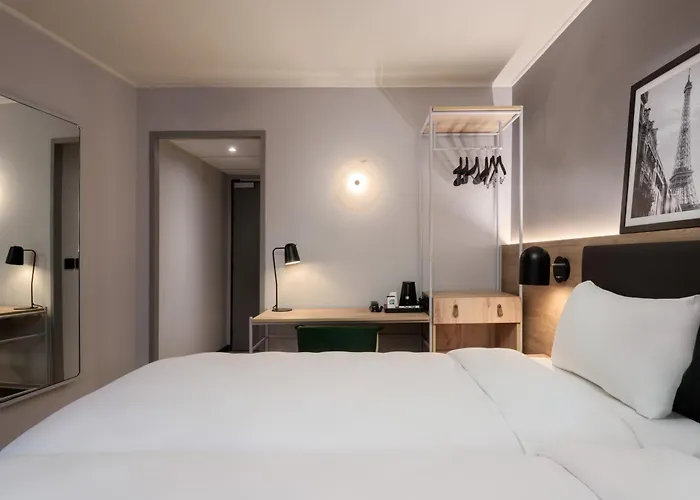 カンパニール サントル ギャール 3* ディジョン